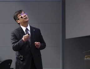 ノーベル賞の坂口さんが講演　大学で学生らと交流深める