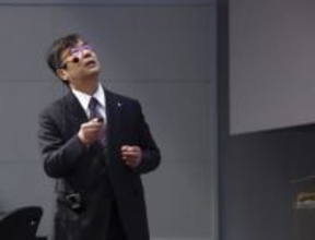 ノーベル賞の坂口さんが講演　大学で学生らと交流深める