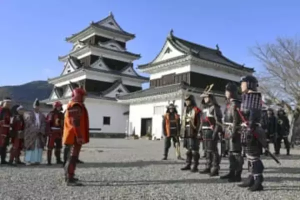 20歳の門出祝い城主体験　愛媛・大洲城