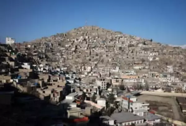 アフガニスタン首都、再び空爆か　パキスタン軍、タリバンは反撃