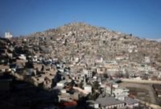 アフガニスタン首都、再び空爆か　パキスタン軍、タリバンは反撃