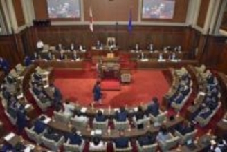 大阪維新内で府議50削減案　来春統一選で公約化も