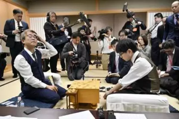 服部七段、藤井棋聖に挑戦　将棋、羽生九段は敗れる