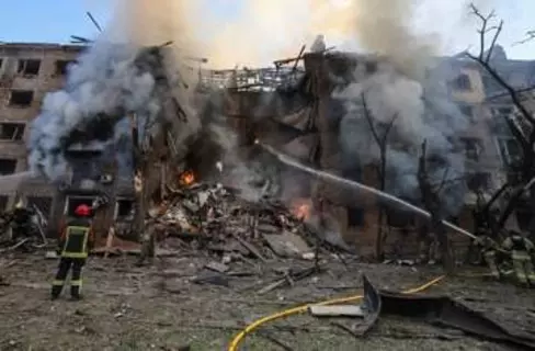 ロシアが最新式ミサイルで攻撃　国防省表明、4人死亡