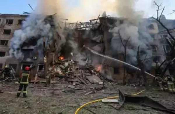 ロシアが最新式ミサイルで攻撃　国防省表明、4人死亡