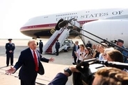 トランプ氏が新大統領専用機搭乗　カタールから受領
