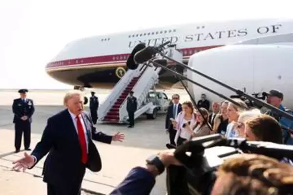 トランプ氏が新大統領専用機搭乗　カタールから受領