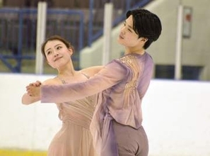 紀平梨花「今季は結果残す」　アイスダンスで今季初戦
