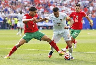 フランス2―0モロッコ　フランス、主導権握り快勝