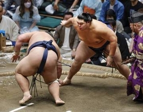 大の里勝ち越し、単独首位堅持　熱海富士、藤ノ川ら2敗4人