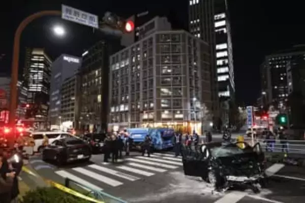 複数台事故、1人重体　東京・赤坂