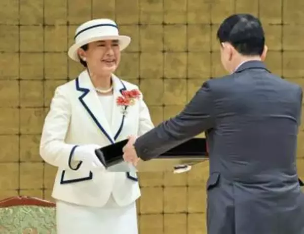 皇后さま、赤十字大会に　東京・明治神宮会館