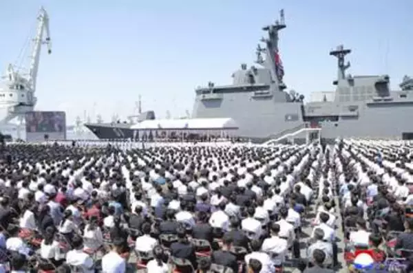 北朝鮮、海軍に新型駆逐艦が就役　核武装化、金氏「陳腐さ終止符」