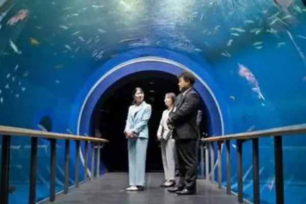 愛子さま、オオナマズ見学　琵琶湖博物館