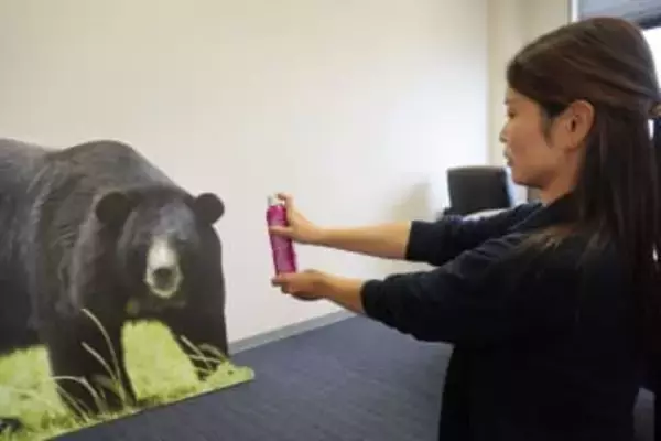 国産クマスプレー注文殺到　需要増、不良品も流通
