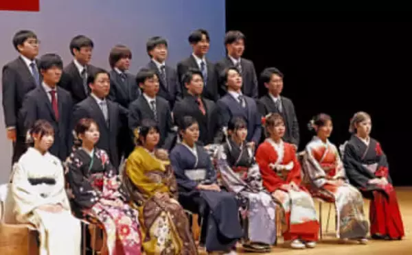 東北被災地で成人式、復興誓う　活性化に決意新た