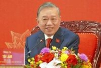 ベトナム書記長、権力集中　異例の国家元首兼務