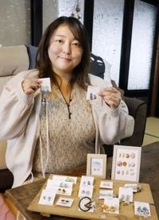 富山湾の海洋ごみ「世界に一つだけ」のアクセサリーに　氷見に移住、地域おこし協力隊員が制作