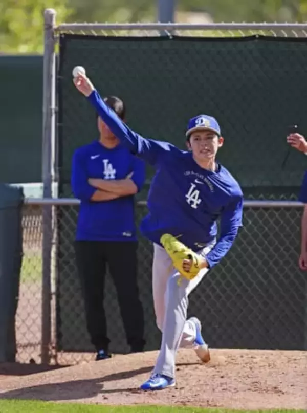 佐々木、2日連続ブルペン　日本勢はOP戦出場せず