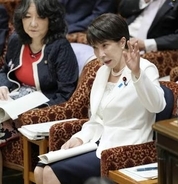 首相、消費減税「2年期限」　地方税収減1.6兆円