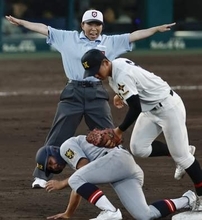 女性審判が甲子園デビュー　開幕試合、森田さん聖地に
