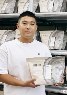 プロテインと筋トレで「人生前向きに」　取り扱い400種類、札幌のジム併設専門店