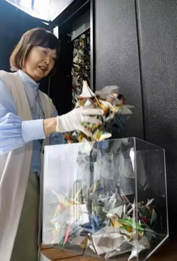 折り鶴130万羽取り出し　広島・おりづるタワー
