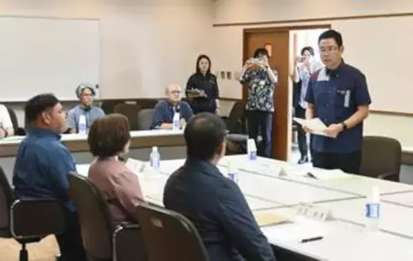 辺野古移設の工事現場視察　容認の沖縄知事