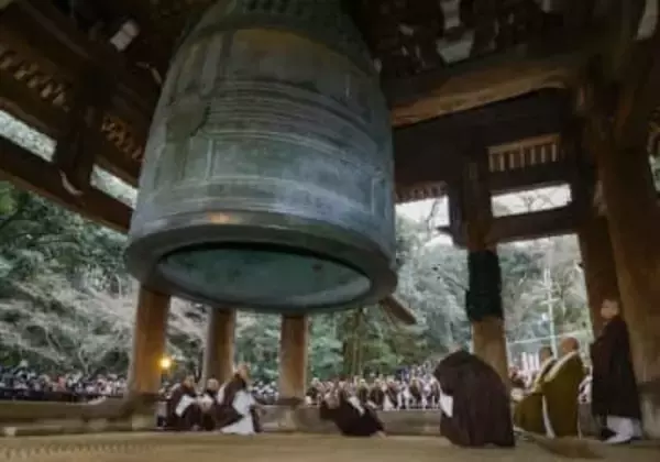 27日なのに除夜の鐘「ゴーン」　京都・知恩院で試し突き