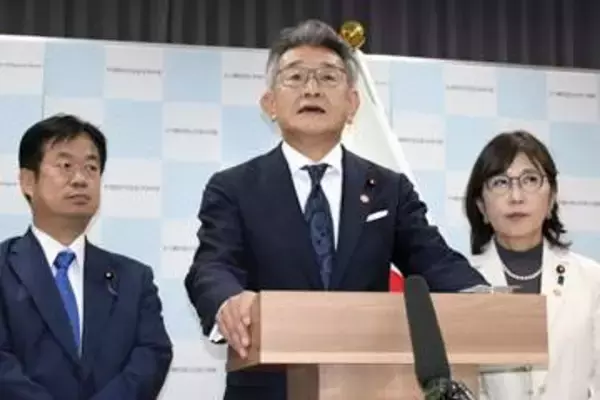 日韓関係の重層強化で一致　議連会長が李大統領と会談