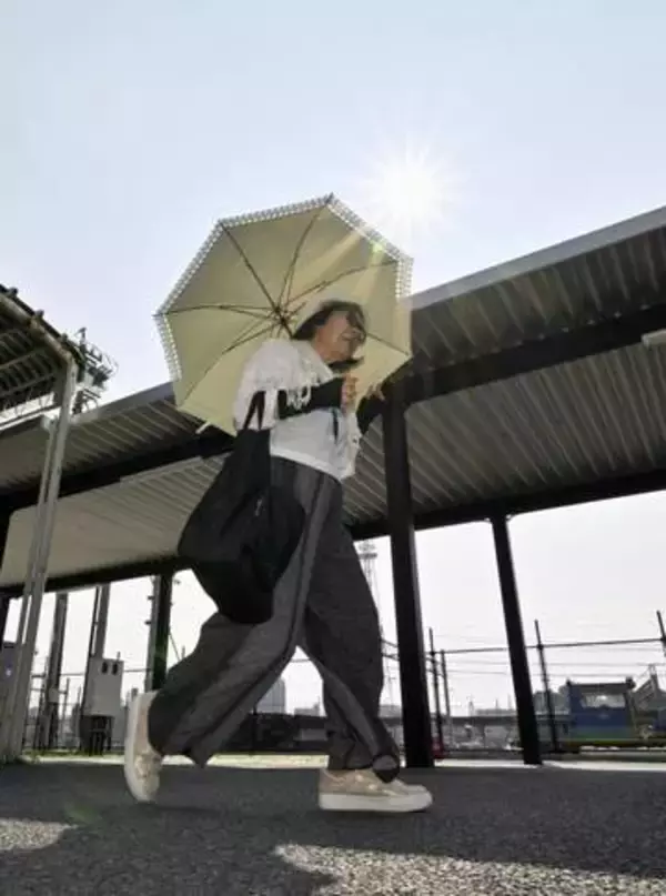 三重県桑名市で40.6度　列島、4地点で酷暑日