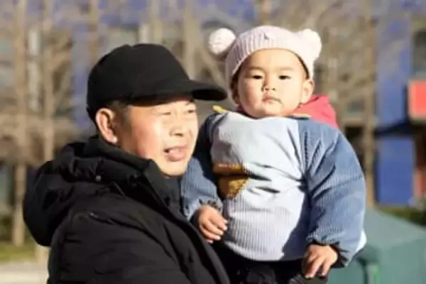 中国、止まらぬ出生数減少　「一人っ子政策」廃止10年