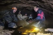 ラオス、増水の洞窟から5人生還　10日閉じ込め、潜水士が救出