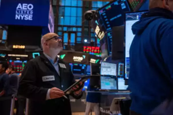 NY株、小幅続伸で最高値　急騰反動もハイテク株支え