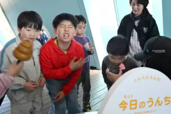 五感使い動物の生態学んで　福島・いわきの水族館