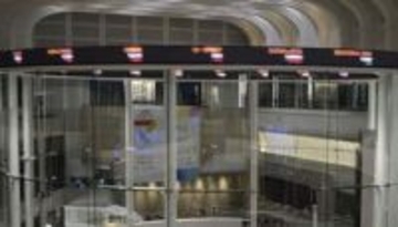 東証、午前終値は5万3145円　一時1000円超下落