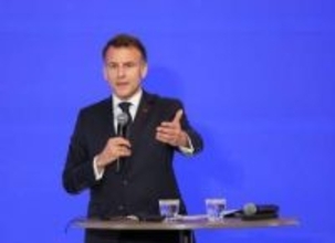 米中覇権に頼らない戦略を　マクロン氏、日仏協力訴え