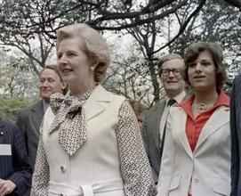 ＜あのころ＞サッチャーさん日本庭園へ　49年前の4月14日