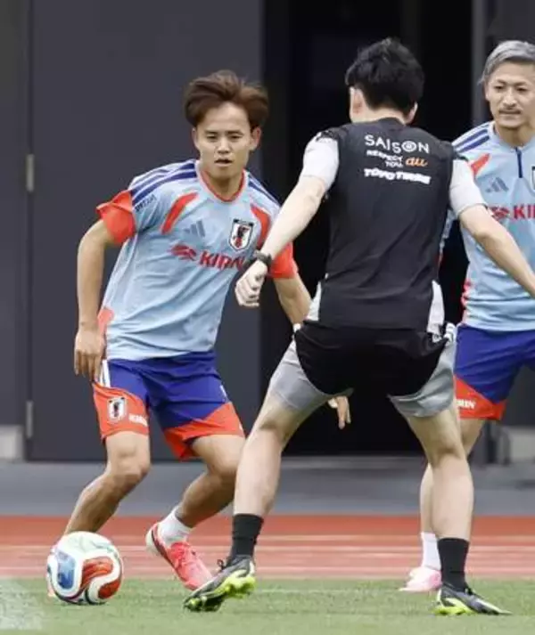 日本代表に久保、伊東ら合流　壮行試合臨む26人そろう