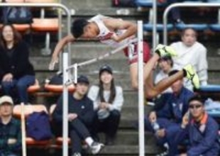 男子棒高跳びは原口がV2　日本学生個人陸上第2日