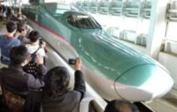 白鳥が「はやぶさ」止める　東北新幹線、一時見合わせ