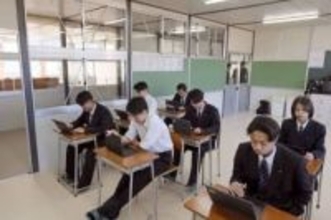 輪島高、仮設校舎で授業開始　1、2年生使用、保健室も