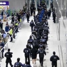 詐欺疑い、拘束韓国人73人送還　カンボジア拠点