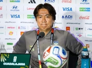 洪明甫「しっかり準備してきた」　韓国の監督、記者会見で