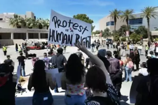 米入国の留学生、20万人減　ビザ規制、日本人は10％減