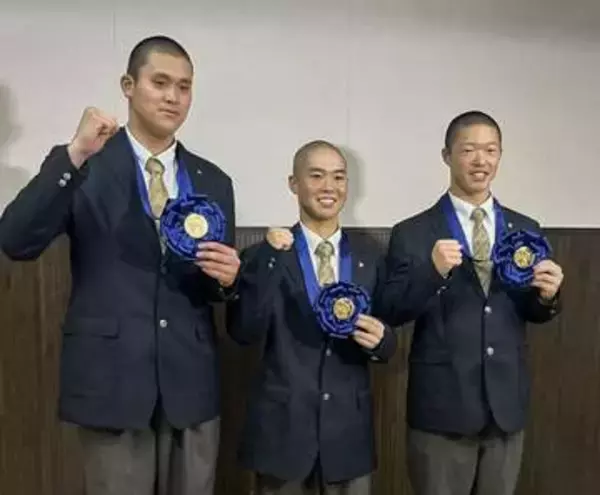 大阪桐蔭、選抜優勝を学校で報告　応援に感謝