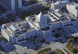 副首都法、週内審議見送り　参院、会期延長後に協議