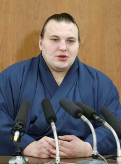 3度目V安青錦「諦めずやった」　大関復帰決定、一夜明け会見