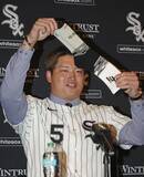 「村上、靴下出し笑いを誘う　報道陣約50人、カメラ10台」の画像1