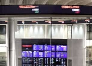 東証午前、一時500円超高　AI株上げ、米関税警戒